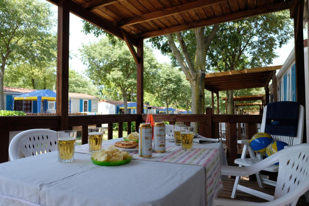 Happy Camp Mobile Homes In Camping Village Free Time Marina Di Bibbona Eksteriør billede