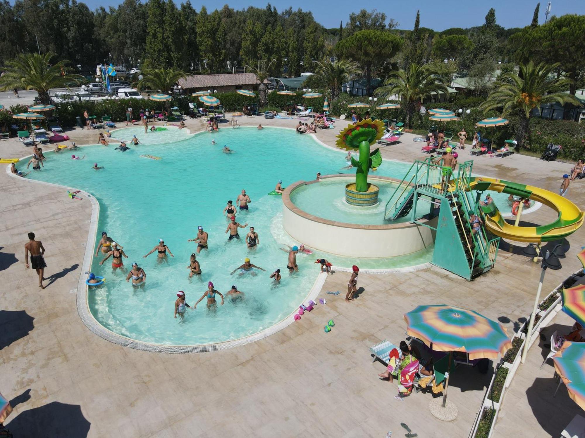 Happy Camp Mobile Homes In Camping Village Free Time Marina Di Bibbona Eksteriør billede