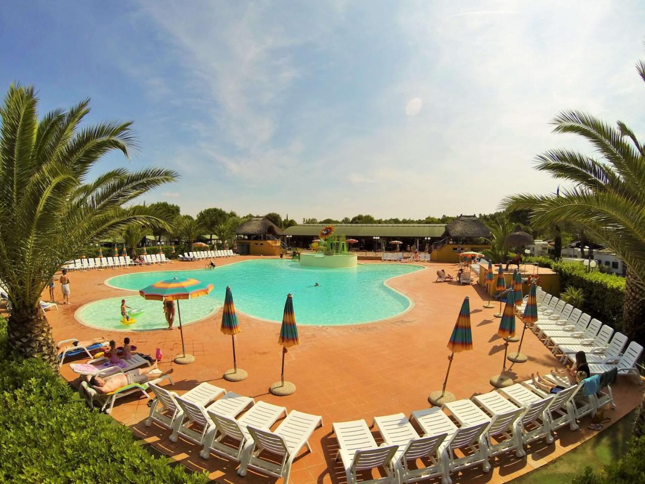 Happy Camp Mobile Homes In Camping Village Free Time Marina Di Bibbona Eksteriør billede