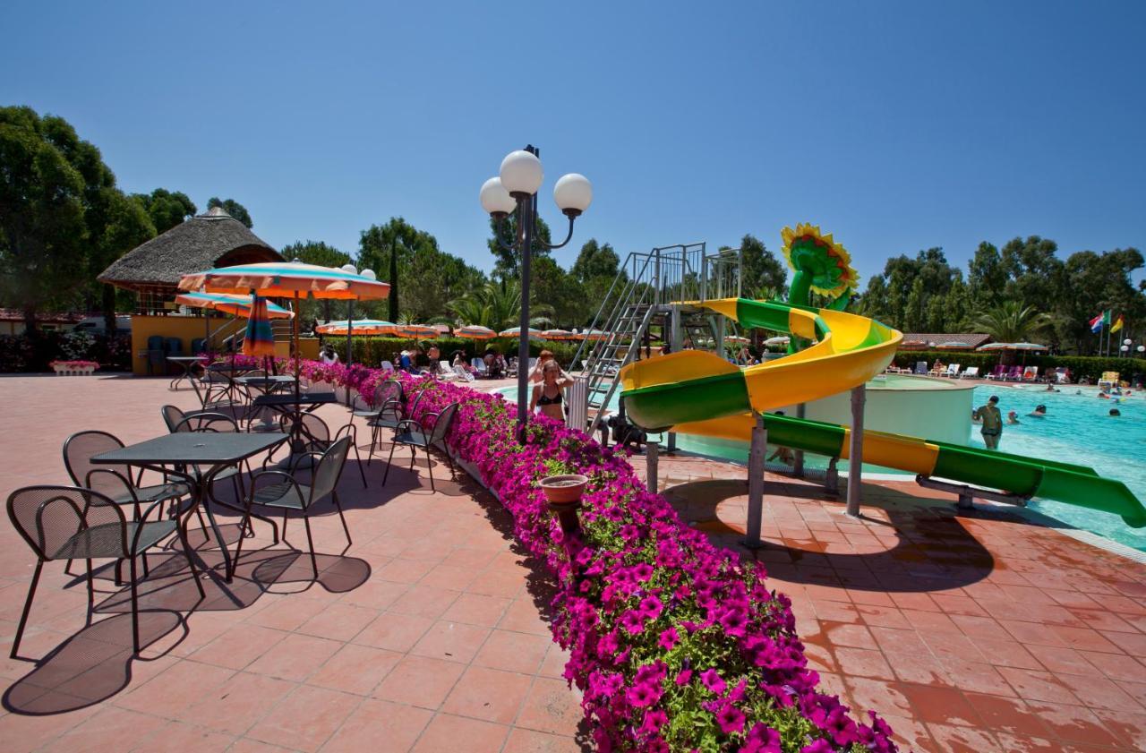 Happy Camp Mobile Homes In Camping Village Free Time Marina Di Bibbona Eksteriør billede