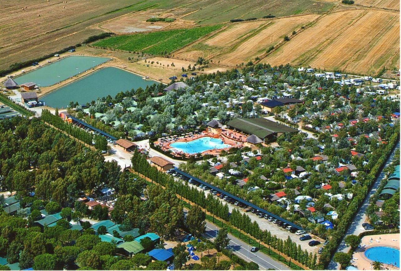 Happy Camp Mobile Homes In Camping Village Free Time Marina Di Bibbona Eksteriør billede
