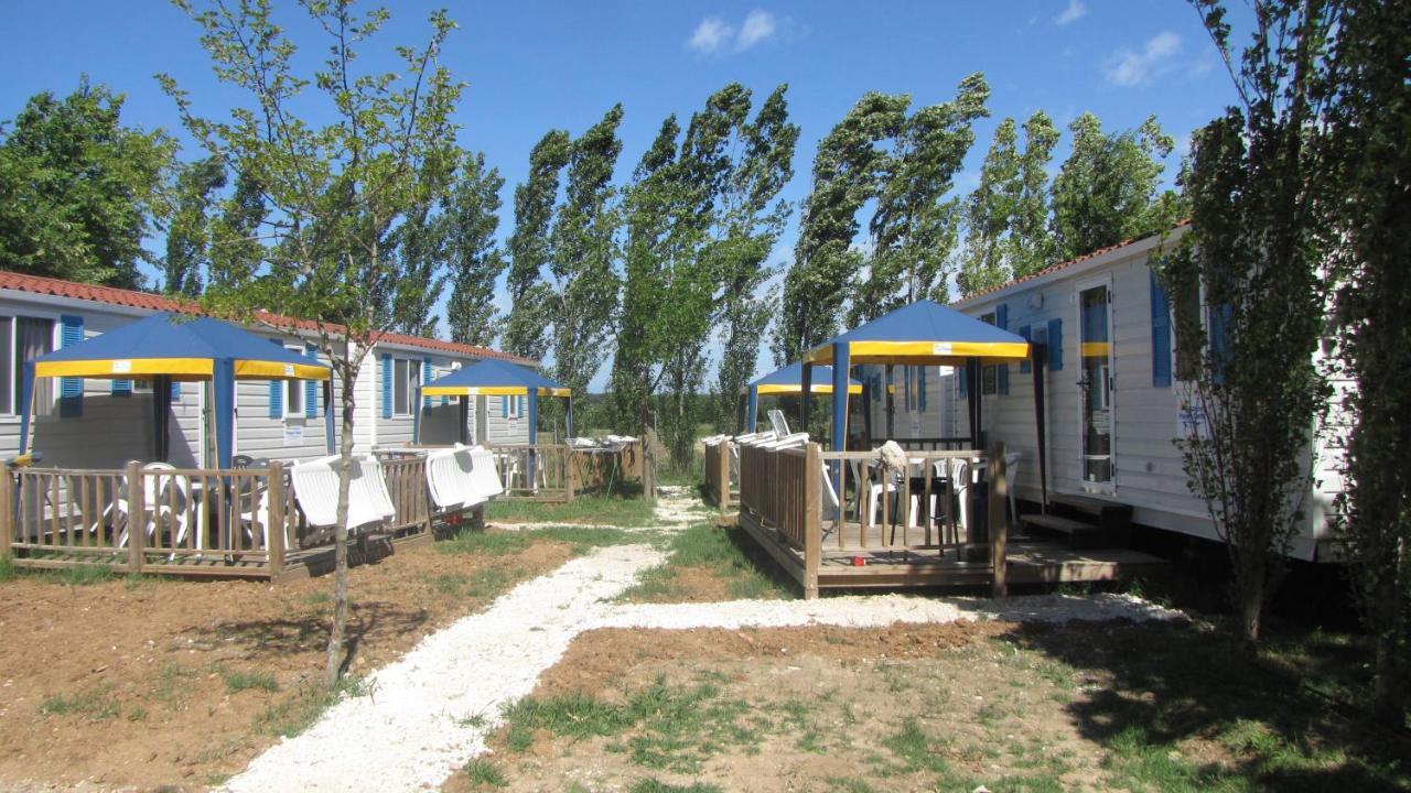 Happy Camp Mobile Homes In Camping Village Free Time Marina Di Bibbona Eksteriør billede